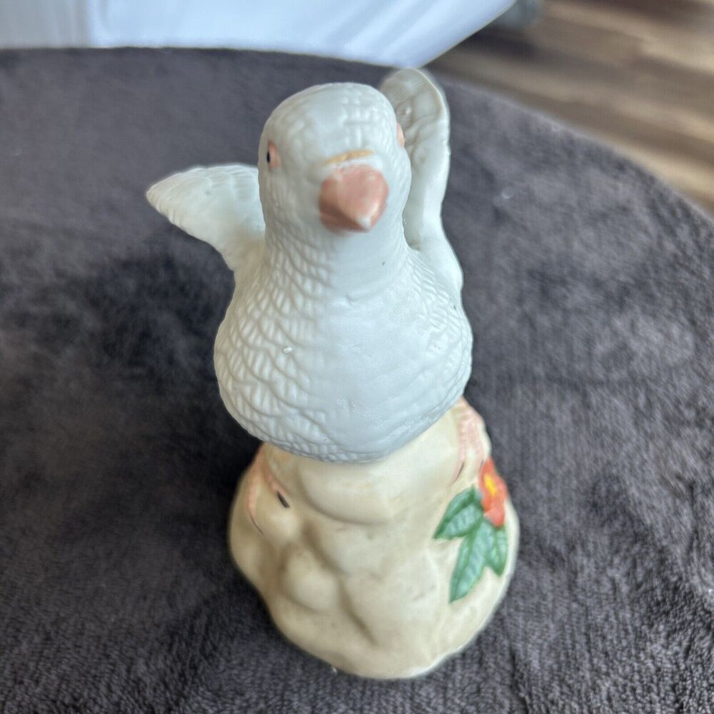 Vintage Royal Crown Porcelain Bisque Dove Figurine - Picture 5 of 5